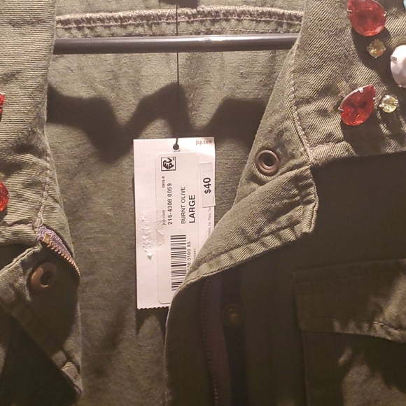 Vest - Picture 3 of 3